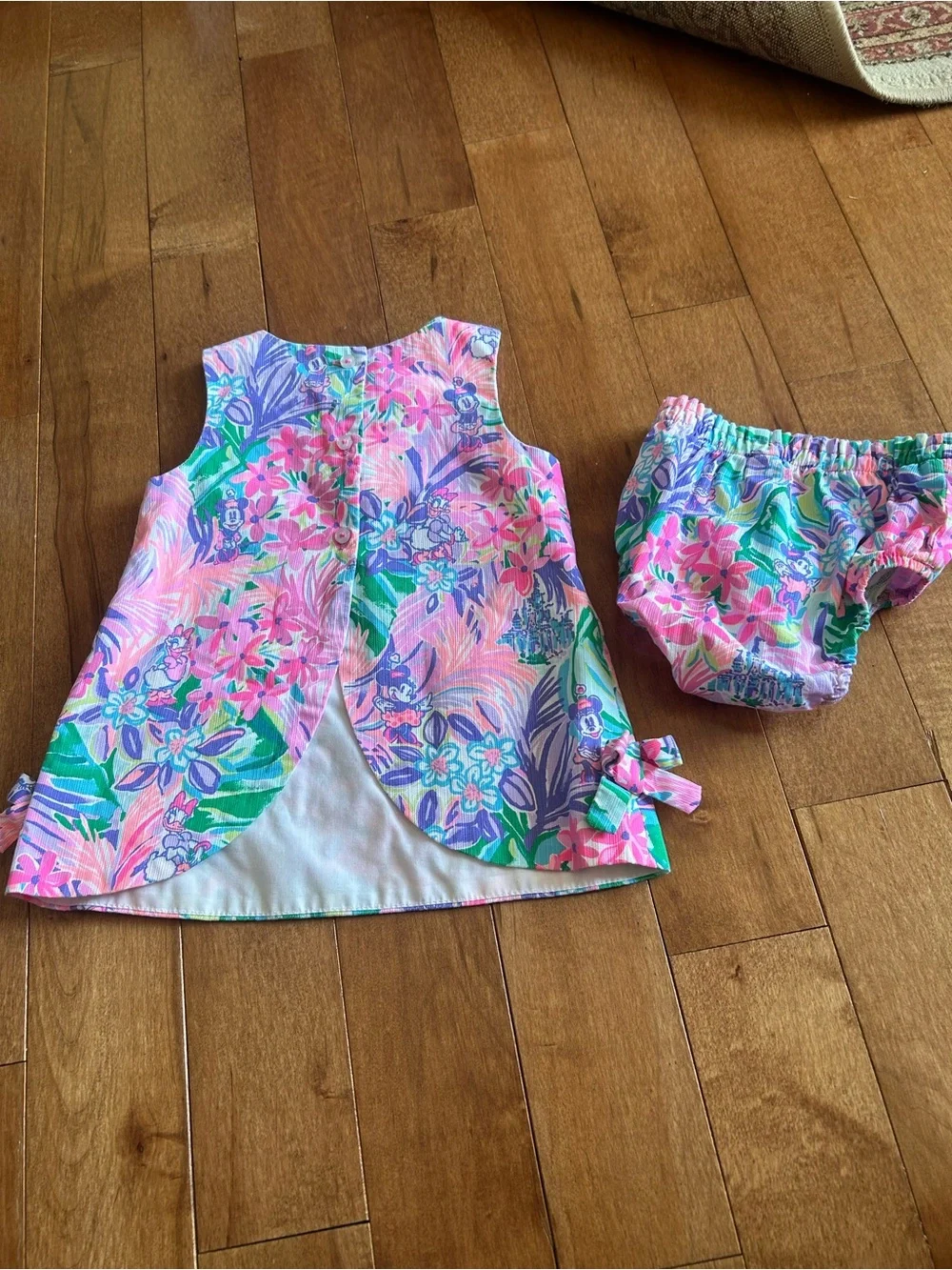 Lilly Pulitzer Disney Parks Collection Disney Dreamin’ Set 12-18 Minnie Daisy